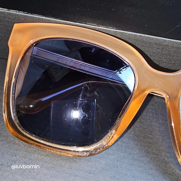 DIFF Bella Oversized Sunglasses Polarized Coral Blue Used With Case CR-BE10P - Picture 8 of 14